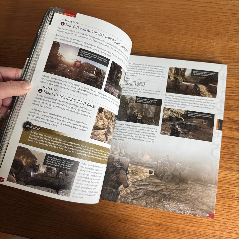 Gears of War 3‎ Official Game Guide Book Epic Games Strategy Walkthrough
